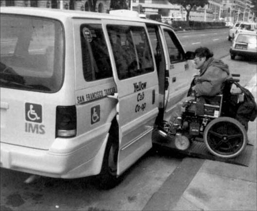 © Photo of a ramped taxi in operation in San Francisco, USA